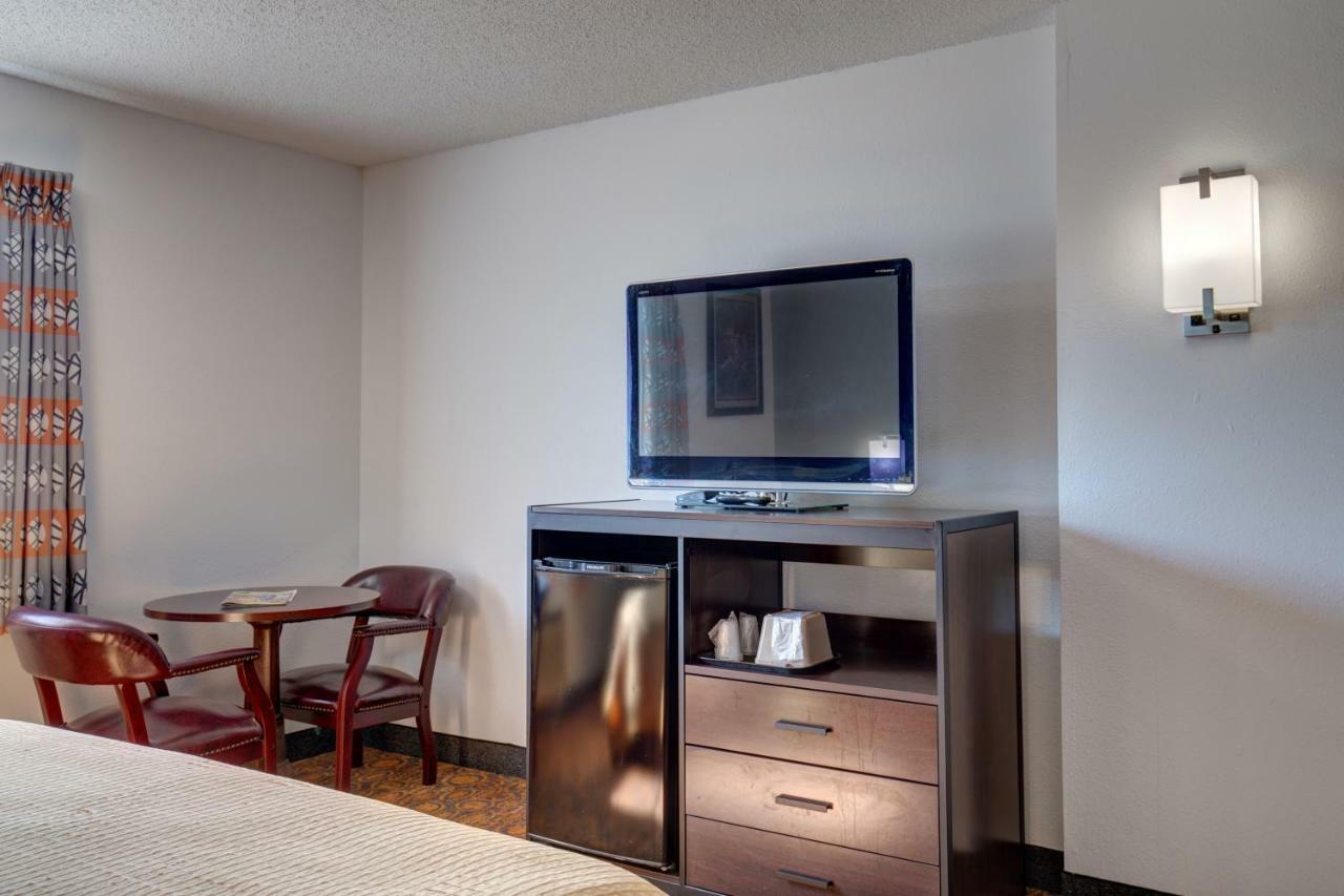 Howard Johnson By Wyndham Branson Theatre District Bagian luar foto