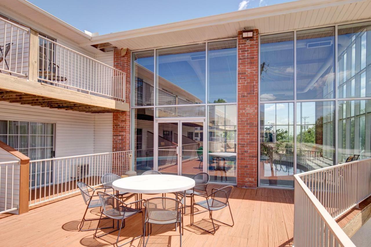 Howard Johnson By Wyndham Branson Theatre District Bagian luar foto